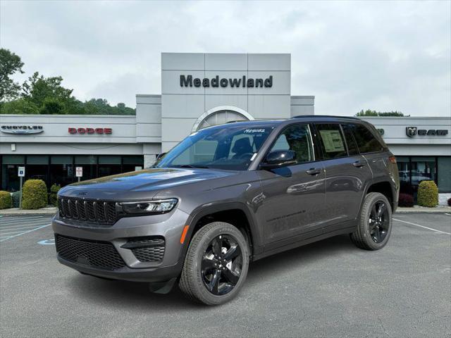 new 2025 Jeep Grand Cherokee car, priced at $47,698