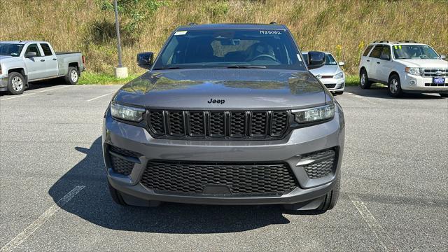 new 2025 Jeep Grand Cherokee car, priced at $47,698