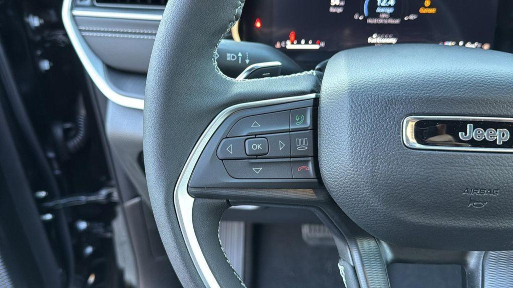 new 2025 Jeep Grand Cherokee car, priced at $44,298