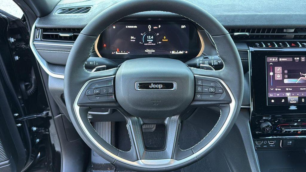 new 2025 Jeep Grand Cherokee car, priced at $44,298