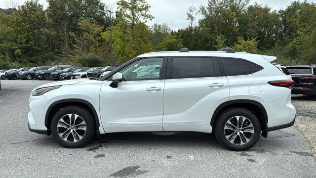 used 2023 Toyota Highlander car, priced at $33,496