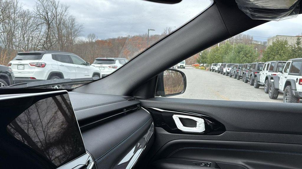 new 2026 Jeep Compass car, priced at $37,475