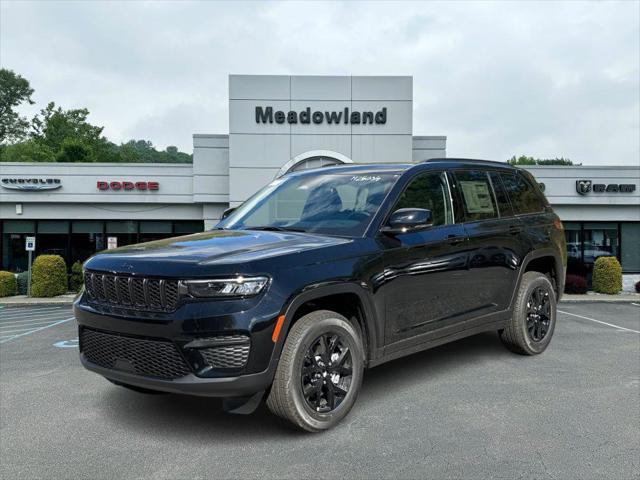 new 2025 Jeep Grand Cherokee car, priced at $45,998