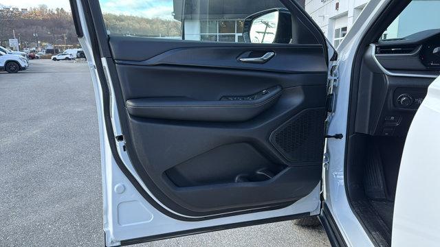 used 2024 Jeep Grand Cherokee car, priced at $35,490