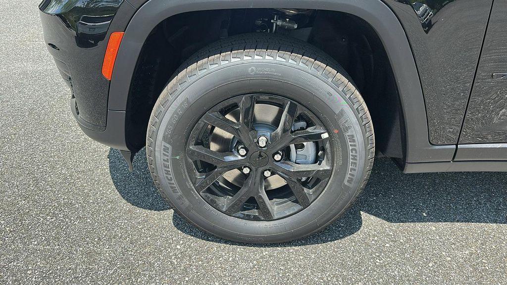 new 2025 Jeep Grand Cherokee L car, priced at $48,730
