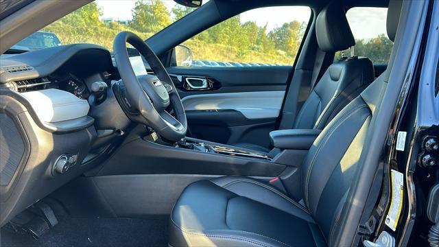 new 2025 Jeep Compass car, priced at $33,998