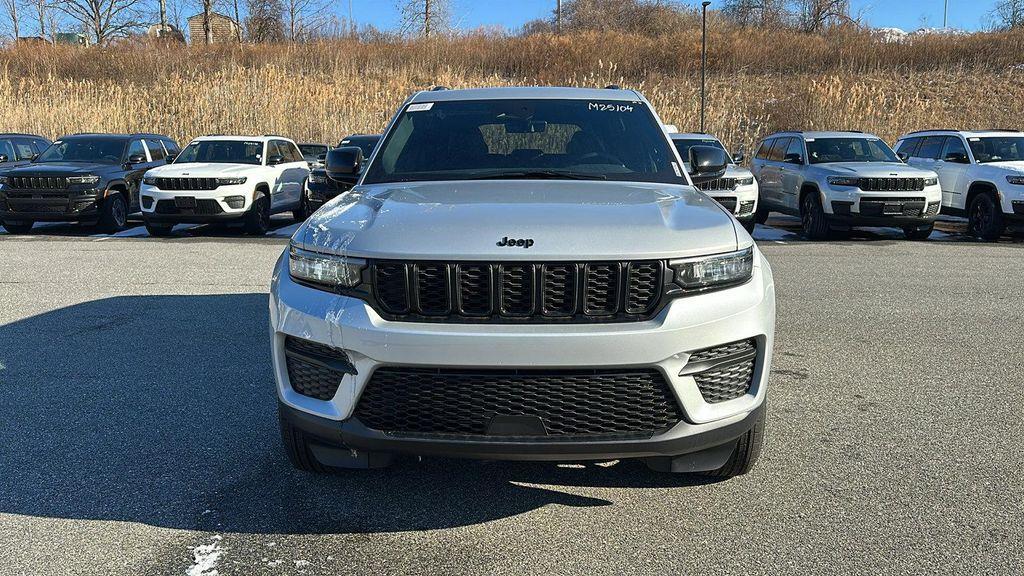 new 2025 Jeep Grand Cherokee car