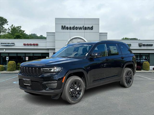 new 2025 Jeep Grand Cherokee car, priced at $45,998