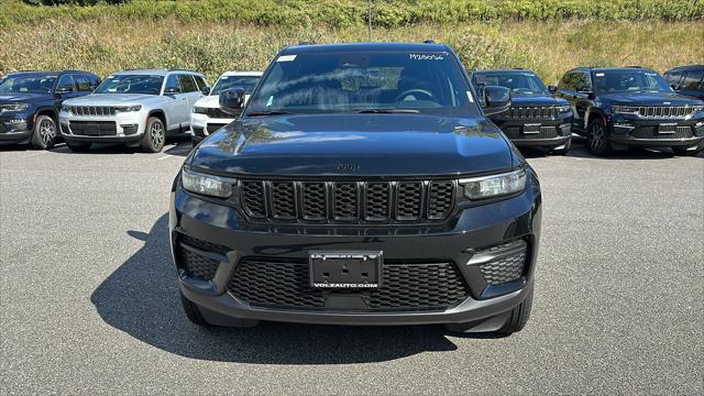 new 2025 Jeep Grand Cherokee car, priced at $45,998