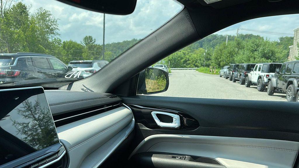 new 2025 Jeep Compass car, priced at $33,598