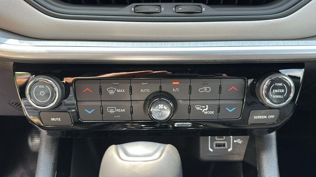 new 2025 Jeep Compass car, priced at $33,598