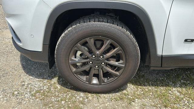 used 2023 Jeep Cherokee car, priced at $24,990