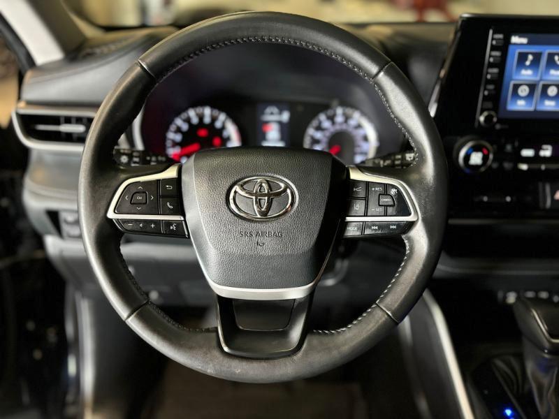 used 2022 Toyota Highlander car, priced at $28,550