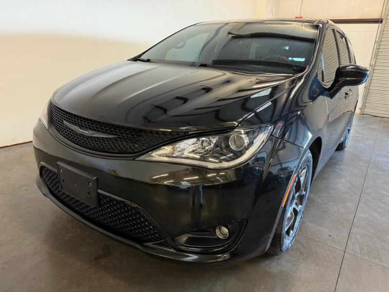 used 2020 Chrysler Pacifica car, priced at $18,590