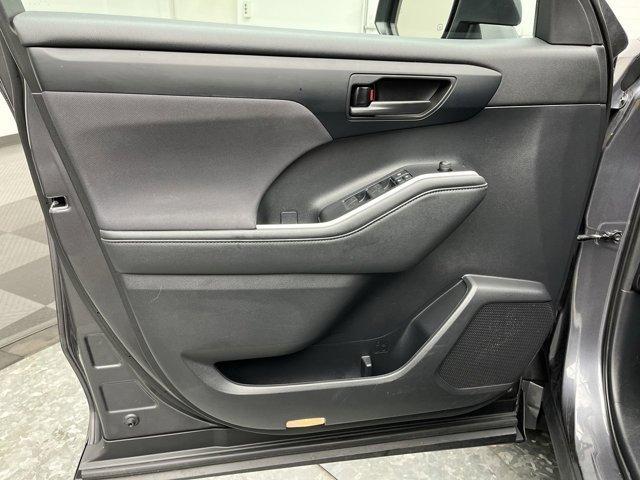 used 2021 Toyota Highlander Hybrid car, priced at $27,995