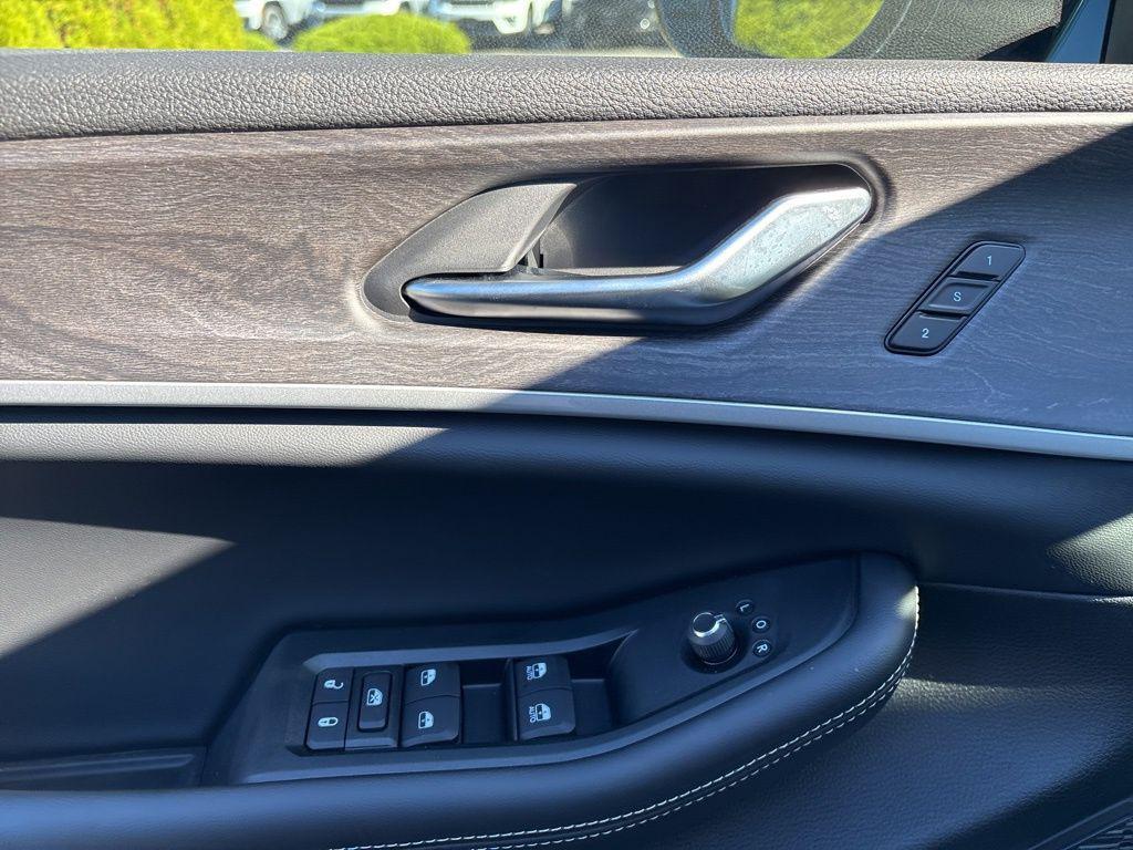 new 2025 Jeep Grand Cherokee car, priced at $43,952