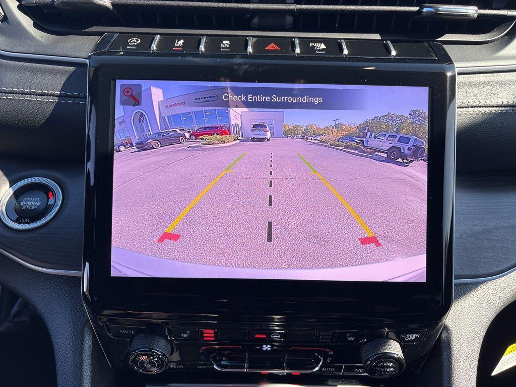 new 2025 Jeep Grand Cherokee car, priced at $43,952