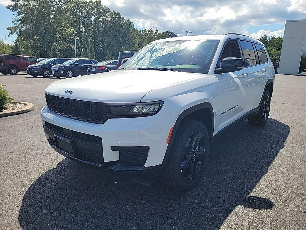 new 2025 Jeep Grand Cherokee L car, priced at $41,795