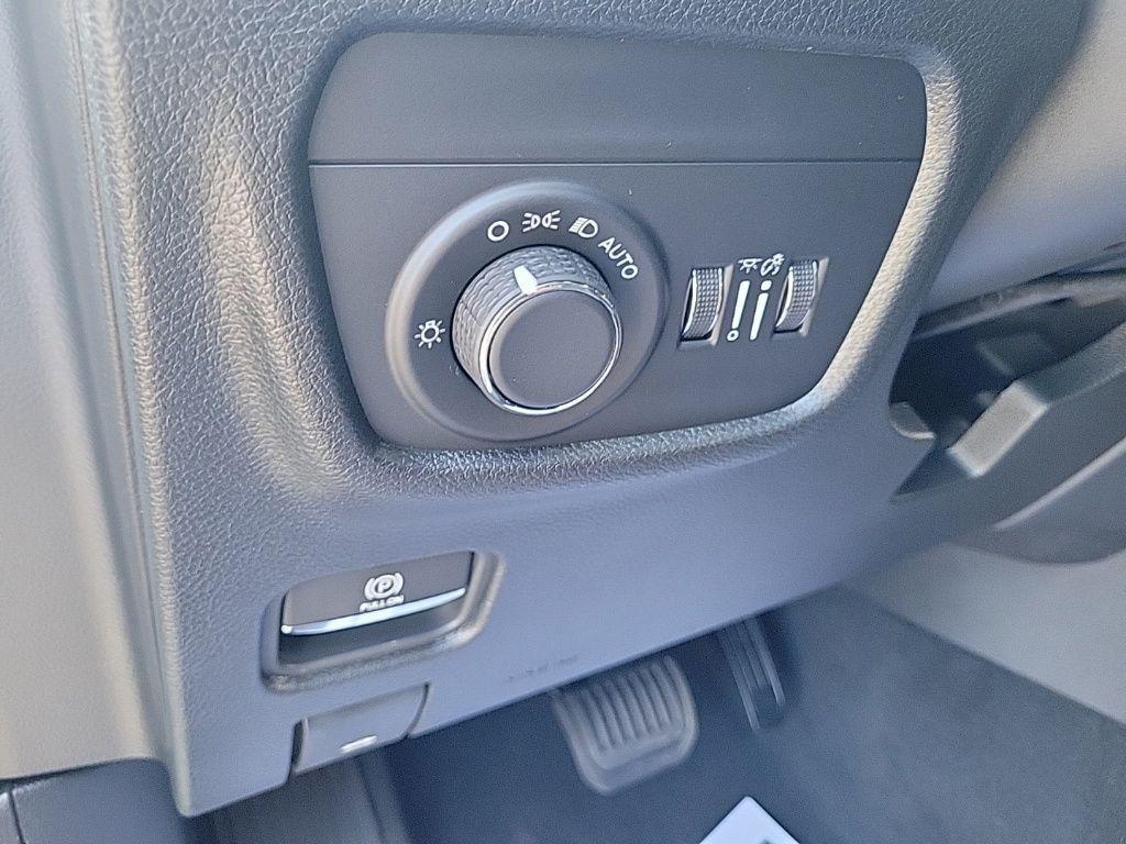 new 2025 Jeep Grand Cherokee L car, priced at $41,795