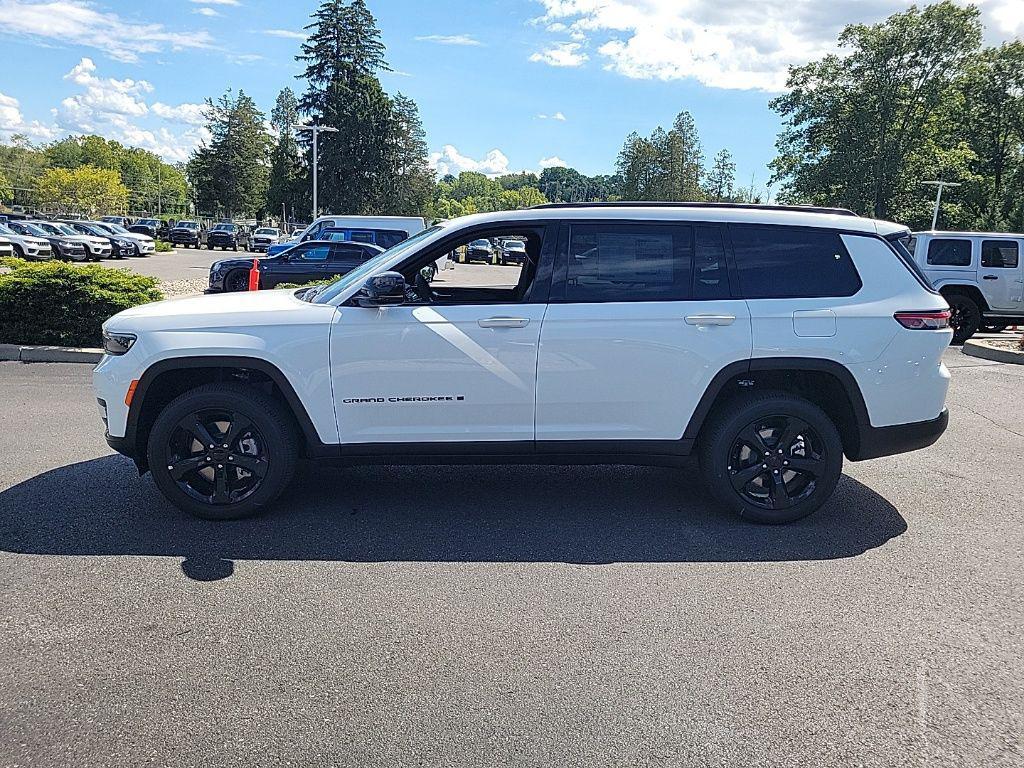 new 2025 Jeep Grand Cherokee L car, priced at $41,795