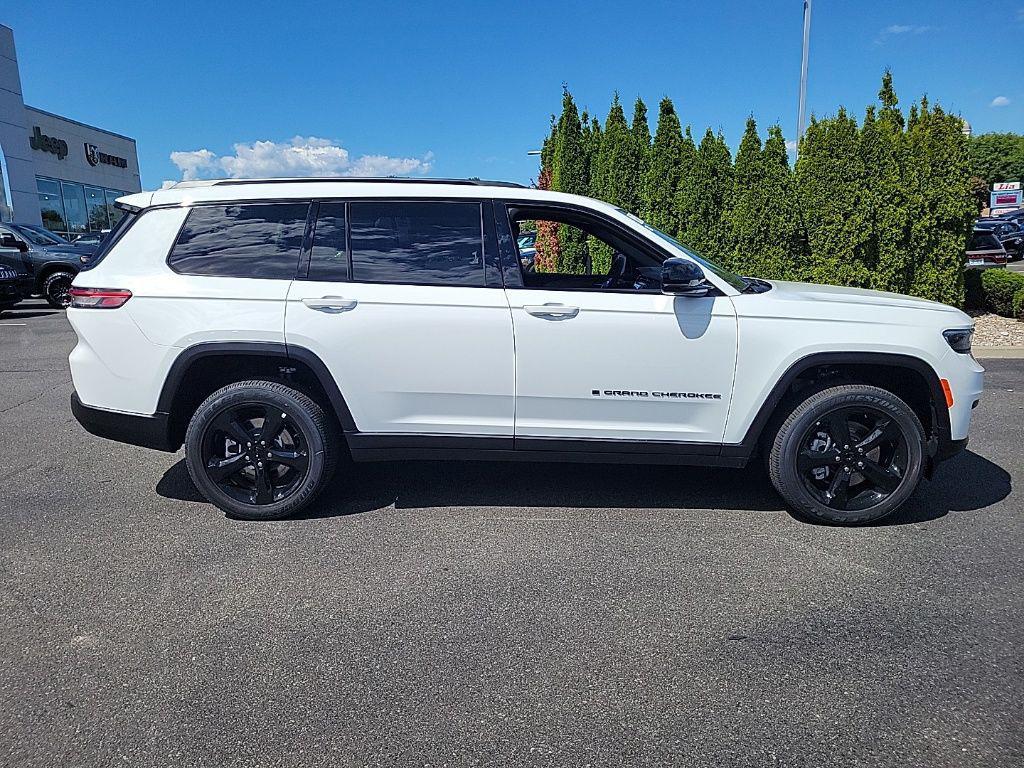 new 2025 Jeep Grand Cherokee L car, priced at $41,795