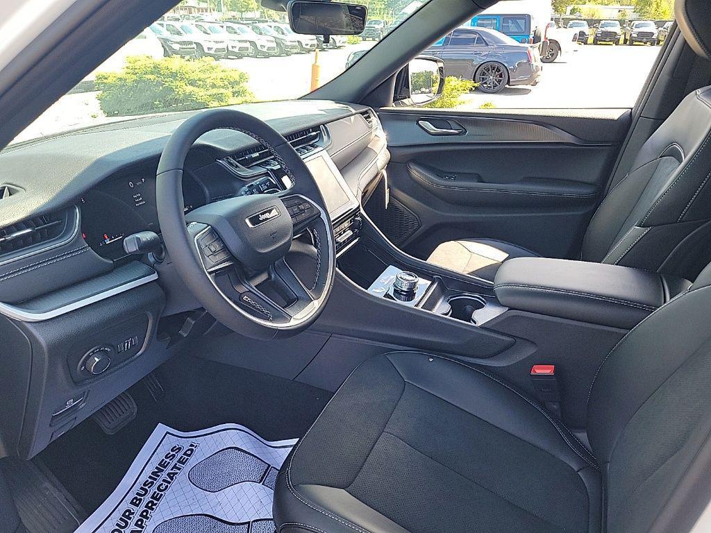 new 2025 Jeep Grand Cherokee L car, priced at $41,795