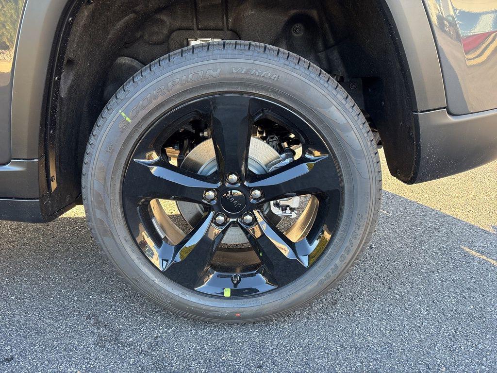 new 2025 Jeep Grand Cherokee car, priced at $48,957