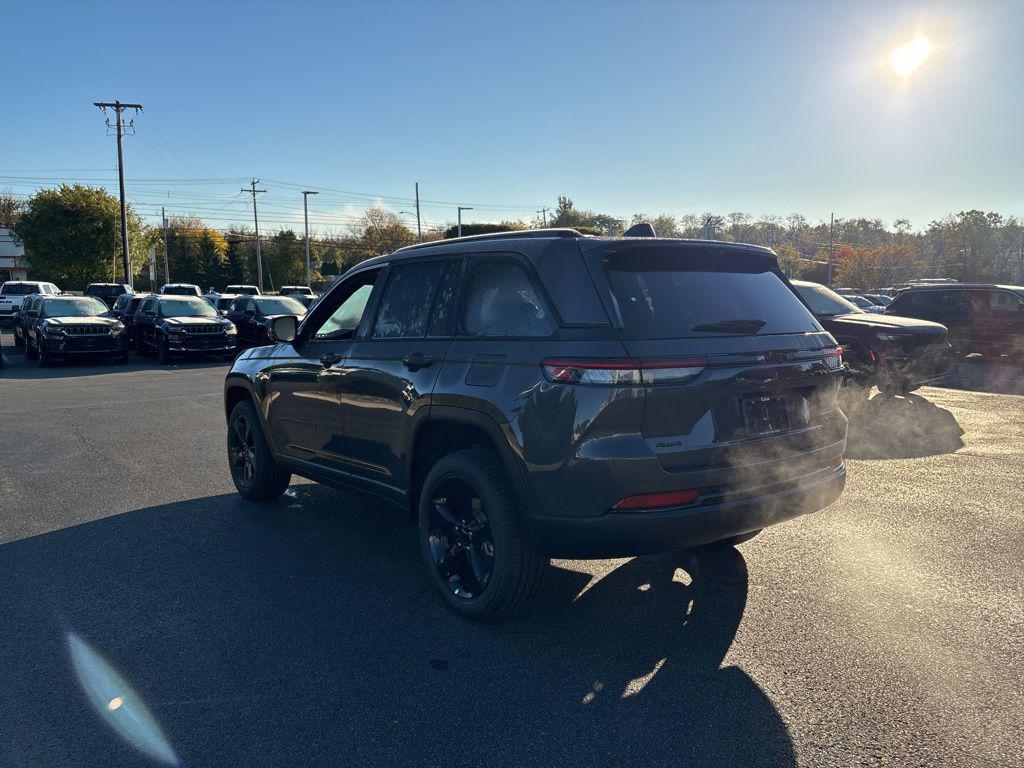 new 2025 Jeep Grand Cherokee car, priced at $48,957
