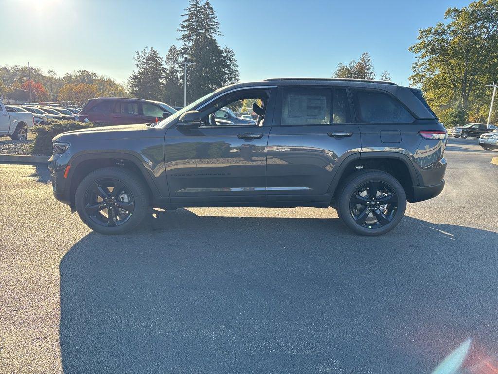 new 2025 Jeep Grand Cherokee car, priced at $48,957
