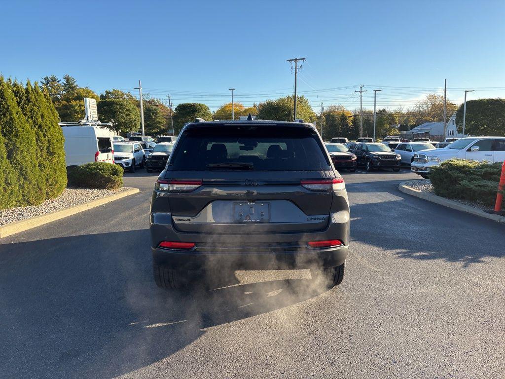 new 2025 Jeep Grand Cherokee car, priced at $48,957