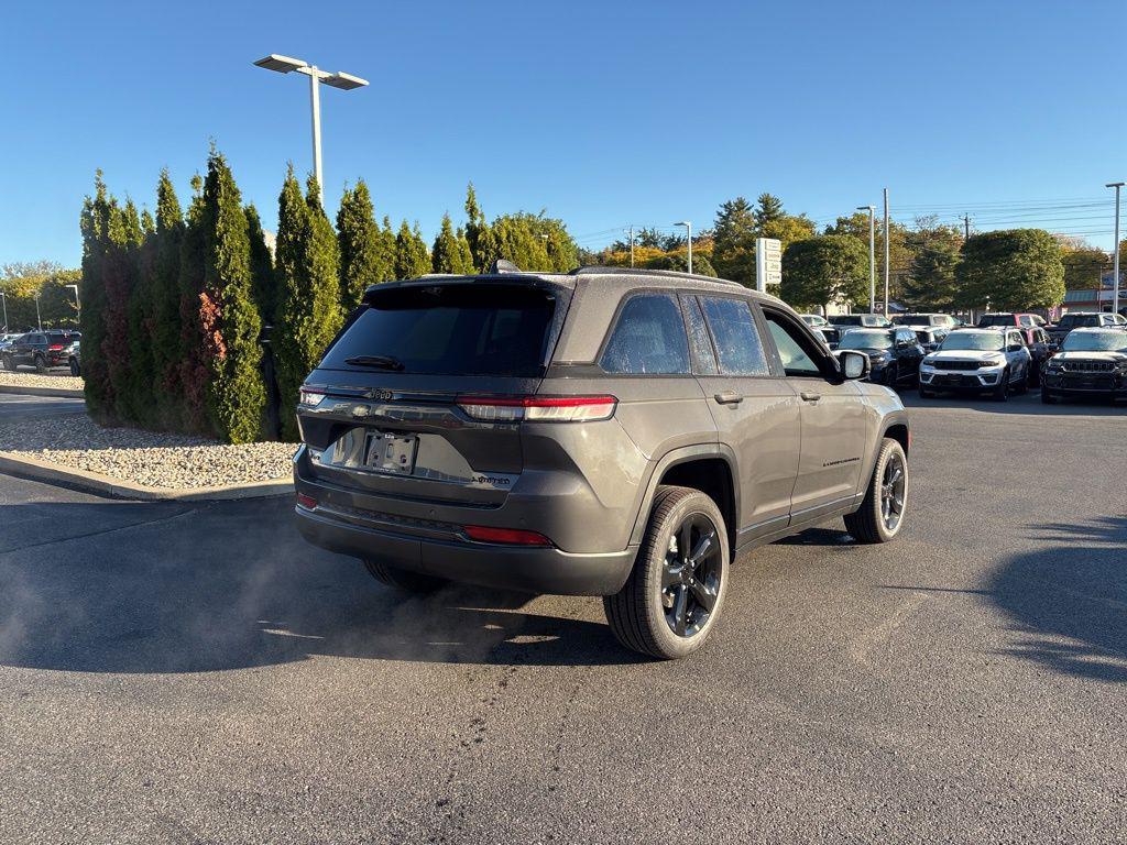 new 2025 Jeep Grand Cherokee car, priced at $48,957