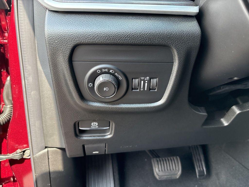 new 2025 Jeep Grand Cherokee car, priced at $47,848