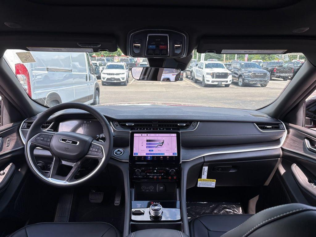 new 2025 Jeep Grand Cherokee car, priced at $47,848