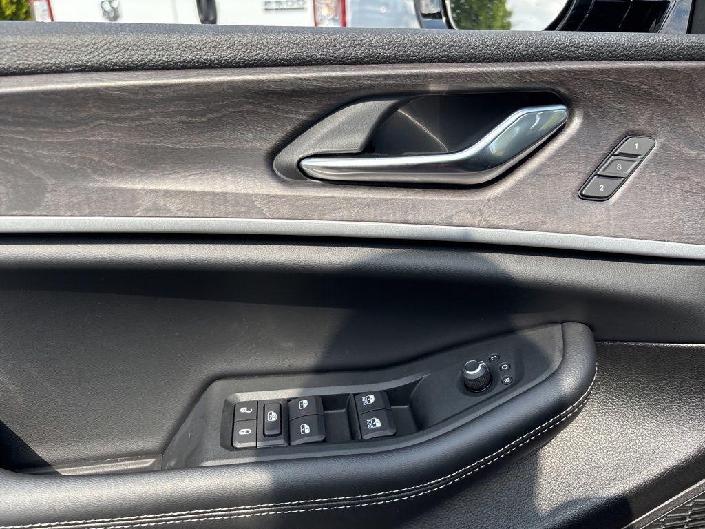 new 2025 Jeep Grand Cherokee car, priced at $47,848