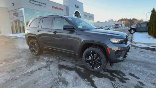 new 2025 Jeep Grand Cherokee car, priced at $45,675