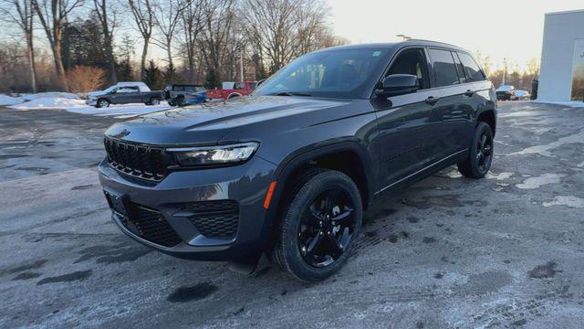 new 2025 Jeep Grand Cherokee car, priced at $45,675