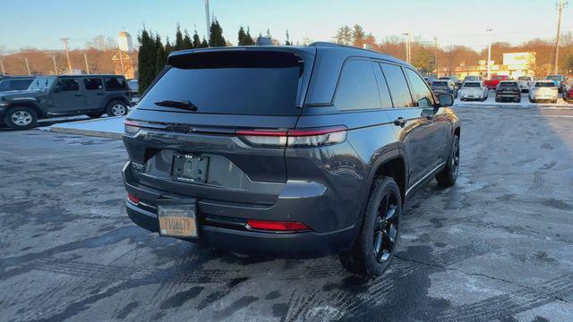 new 2025 Jeep Grand Cherokee car, priced at $45,675