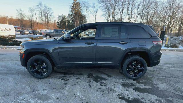 new 2025 Jeep Grand Cherokee car, priced at $45,675