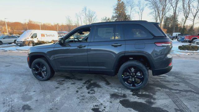 new 2025 Jeep Grand Cherokee car, priced at $45,675