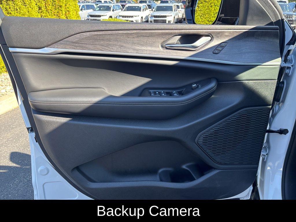 used 2025 Jeep Grand Cherokee car, priced at $42,000