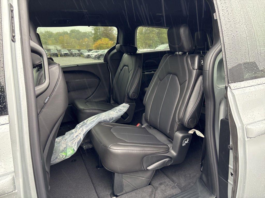 new 2026 Chrysler Pacifica car, priced at $45,597