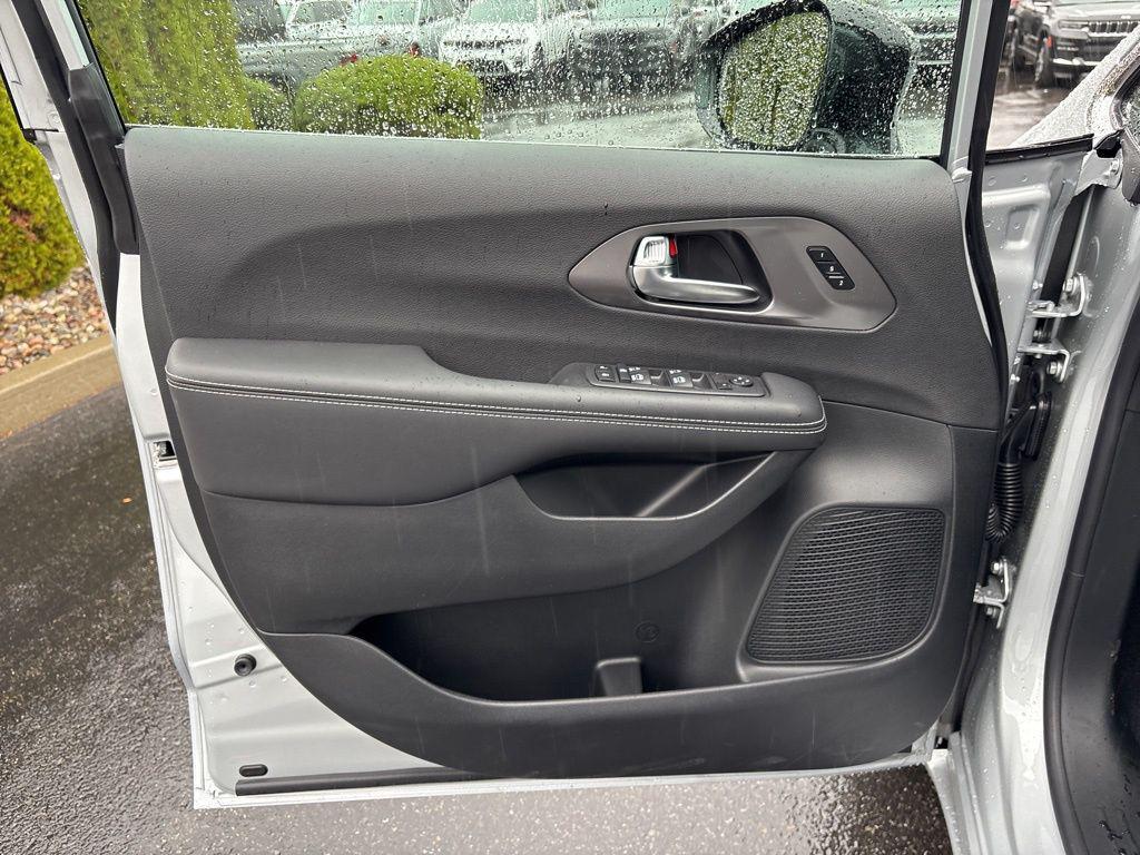 new 2026 Chrysler Pacifica car, priced at $45,597