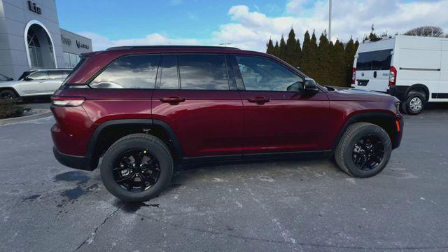 new 2025 Jeep Grand Cherokee car, priced at $42,634