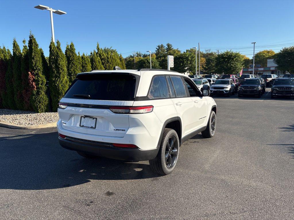 new 2025 Jeep Grand Cherokee car, priced at $45,390