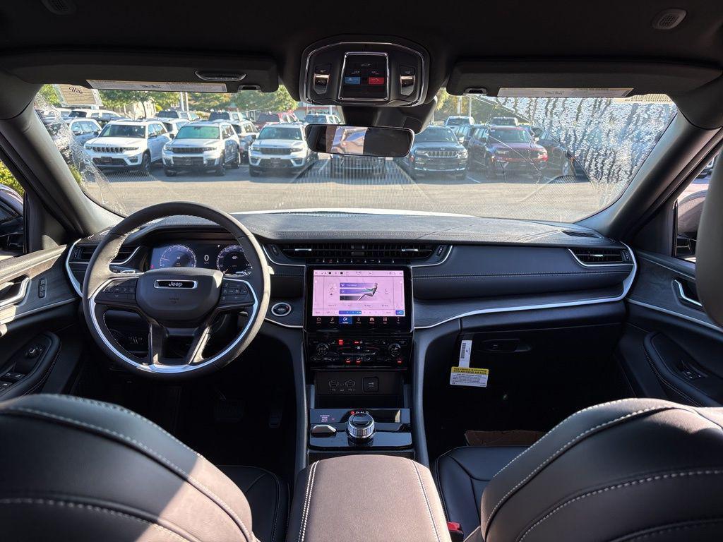 new 2025 Jeep Grand Cherokee car, priced at $45,390