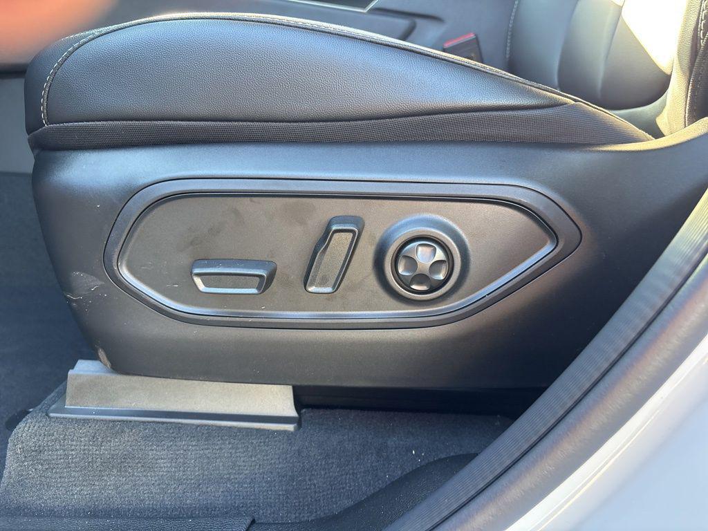 new 2025 Jeep Grand Cherokee car, priced at $45,390