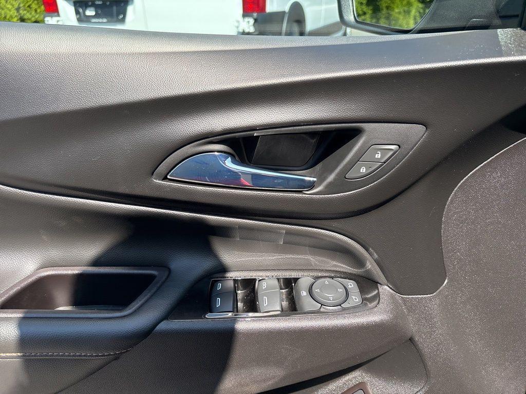 used 2022 Chevrolet Equinox car, priced at $22,000