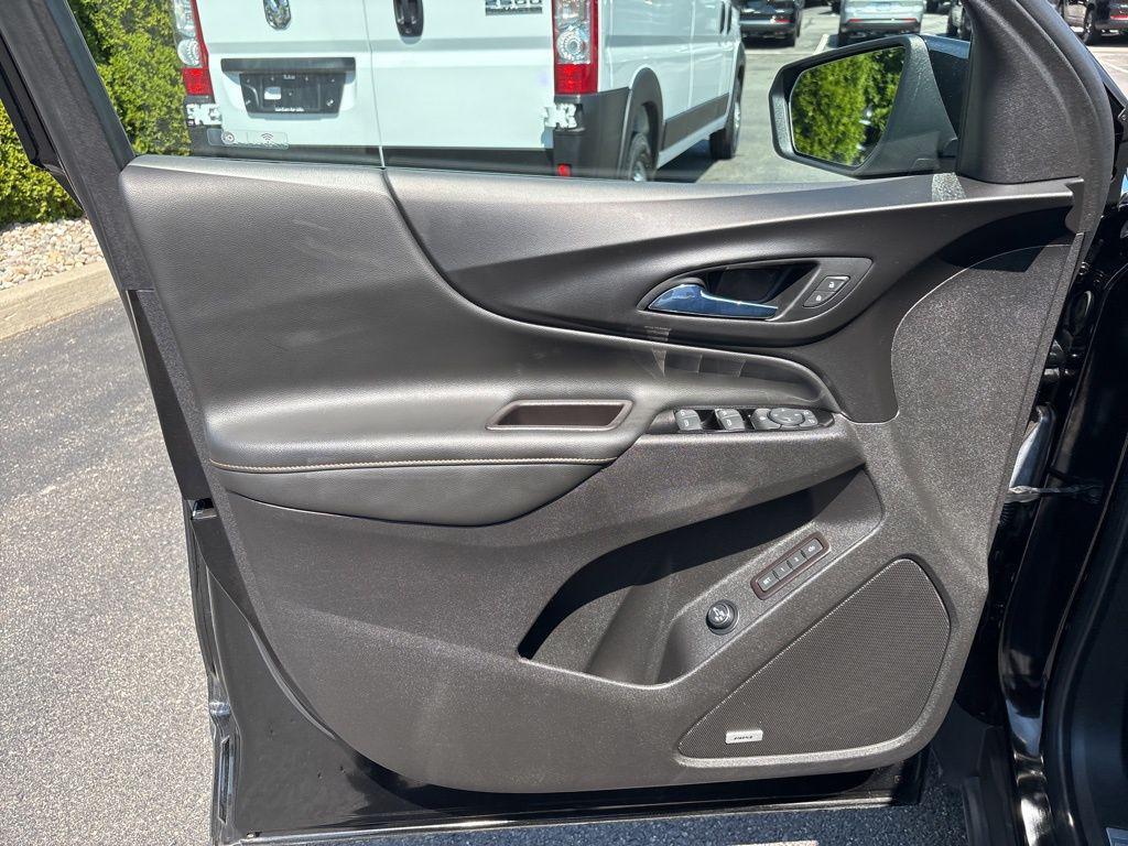 used 2022 Chevrolet Equinox car, priced at $22,000