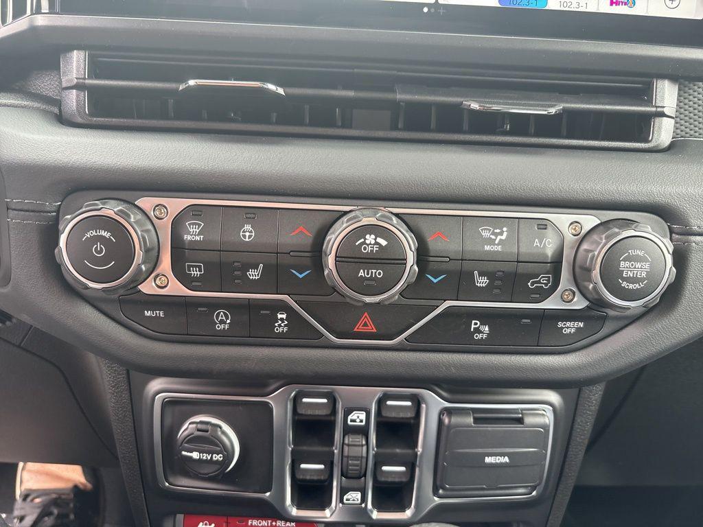 new 2025 Jeep Wrangler car, priced at $58,802