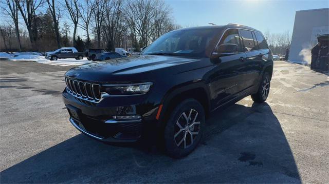 new 2025 Jeep Grand Cherokee car, priced at $50,235